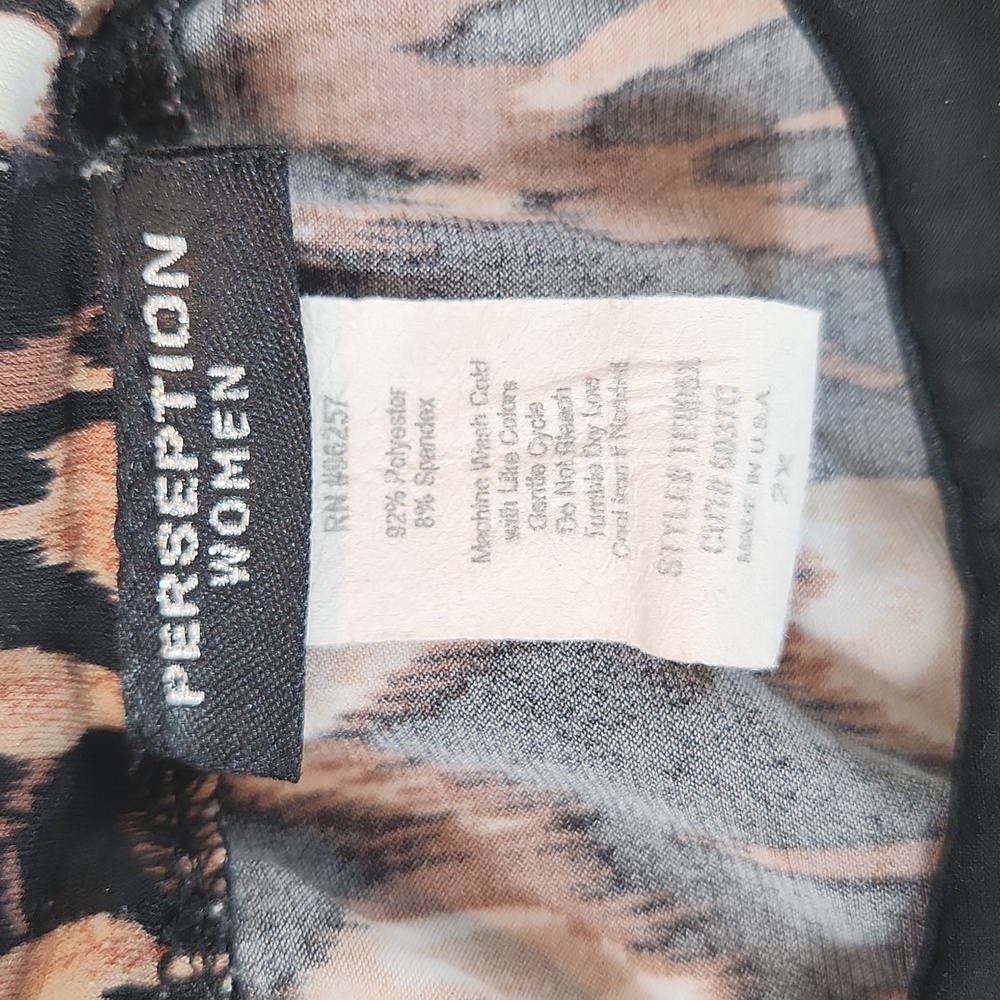 Perception Women, Women's blk, Brn, & Crm sleeveless top. Blk neckline, Sz 2X - Picture 9 of 9